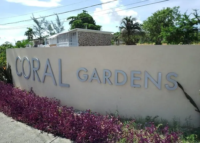 Mirando Place #8 ---beach Club Access, ,pool, Hottub, Gym,3 Lounges, #8 -airport 10 Mins