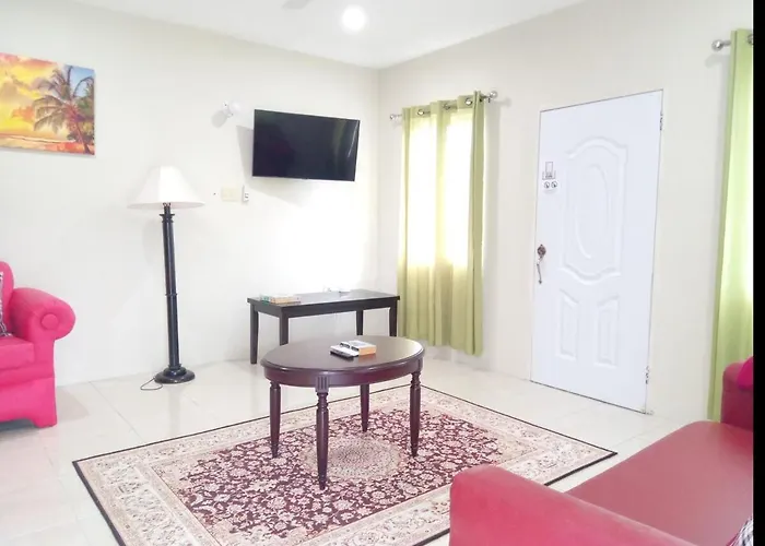 Apartment Mirando Place #8 ---beach Club Access, ,pool, Hottub, Gym,3 Lounges, #8 -airport 10 Mins *