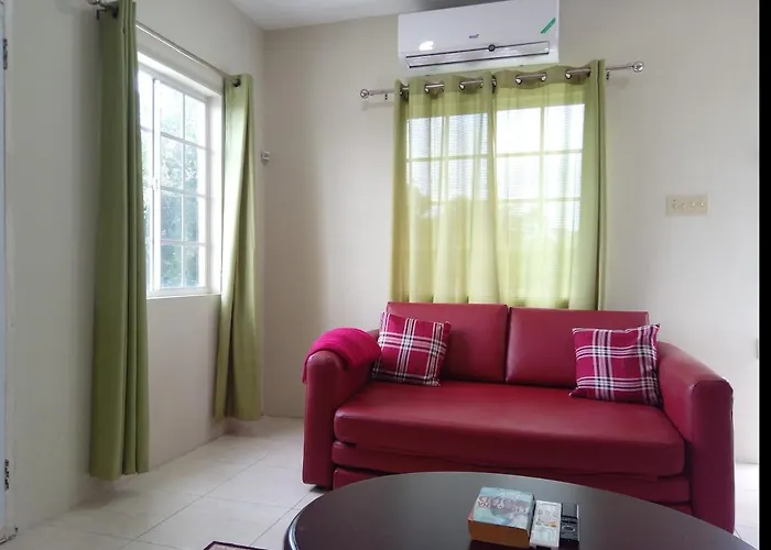 Mirando Place #8 ---beach Club Access, ,pool, Hottub, Gym,3 Lounges, #8 -airport 10 Mins *