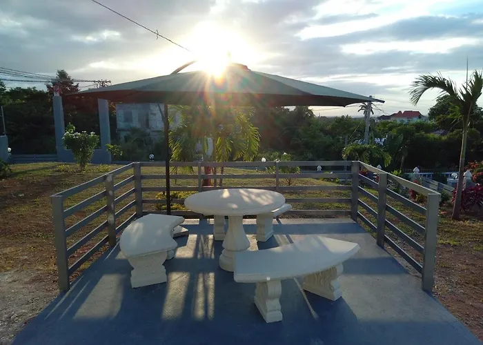Mirando Place #8 ---beach Club Access, ,pool, Hottub, Gym,3 Lounges, #8 -airport 10 Mins Apartment Montego Bay