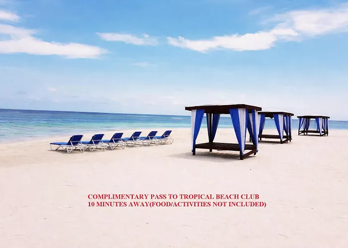Mirando Place #8 ---beach Club Access, ,pool, Hottub, Gym,3 Lounges, #8 -airport 10 Mins