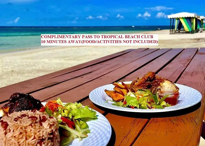 Apartment Mirando Place #8 ---beach Club Access, ,pool, Hottub, Gym,3 Lounges, #8 -airport 10 Mins Montego Bay
